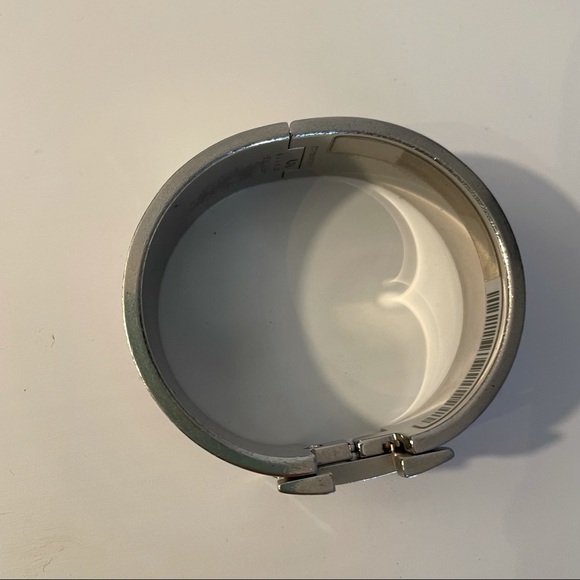 $720 Hermes Clic Clac H Palladium-Plated Enamel Bracelet in Rose Dragee Size PM - Picture 9 of 9